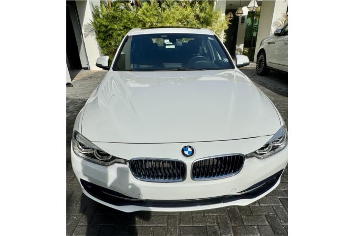 2017 BMW 330e iPerformance SOLO 22,700 Millas