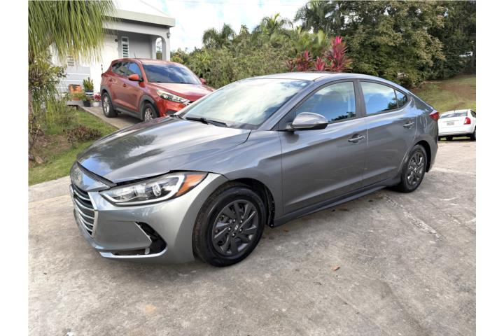 2018 Hyundai Elantra SE, es de Subasta
