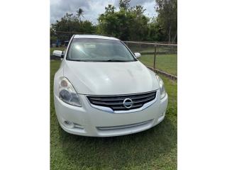 Nissan Puerto Rico Se vende Auto Altima en buenas condiciones. 