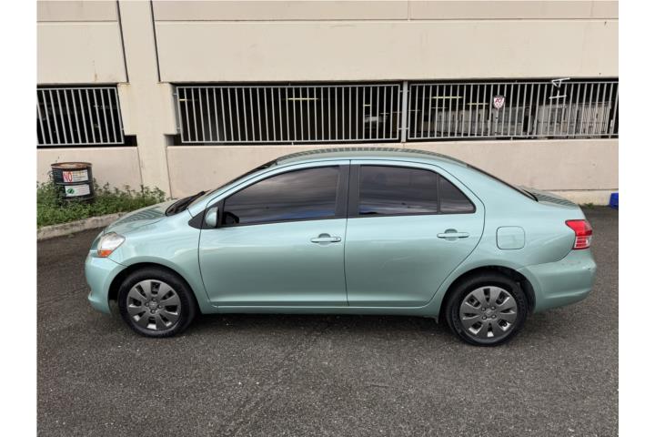 2008 Toyota Yaris Estándar Bien Poco Millaje