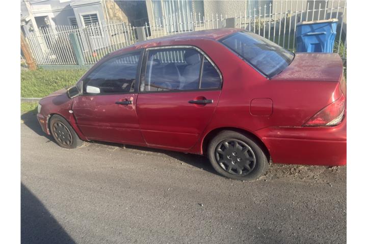 Se vende Mitsubishi Lancer 2003.