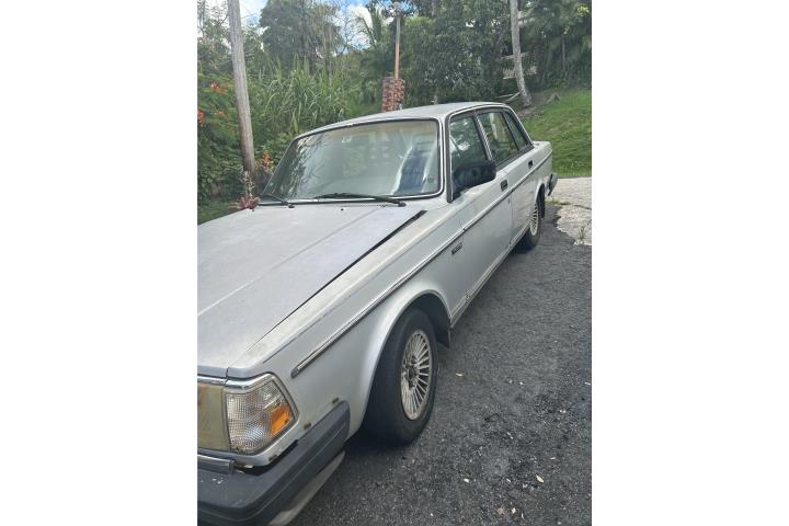 Se vende Volvo 240 1990
