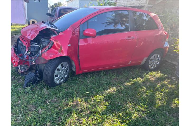 Toyota Yaris chocada 2011