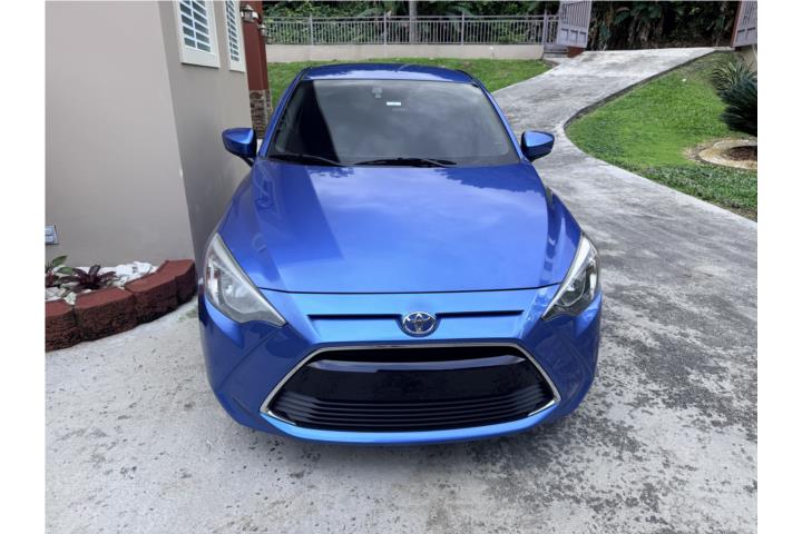 Toyota Yaris 2018 standard 20,000 millas