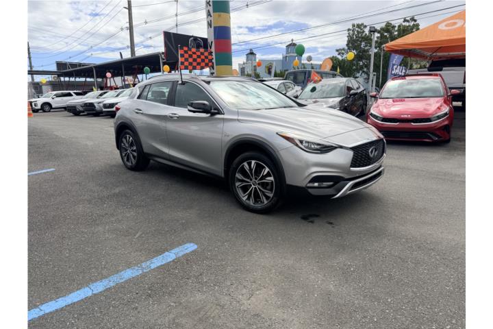 Infiniti QX30 PREMIUM AWD