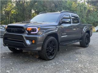 Toyota Puerto Rico Tacoma 2015 54mil millas 4x2