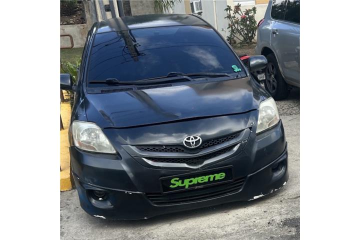 Yaris sedan 2010