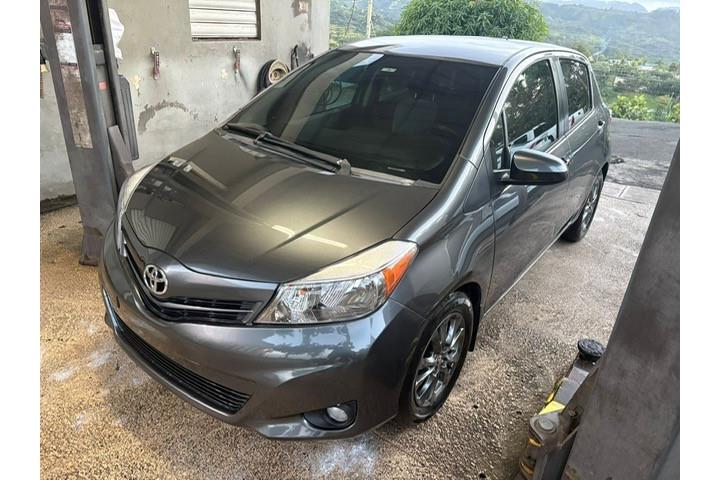 Toyota Yaris 2014 Como Nueva