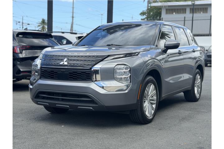 Mitsubishi Outlander ES 2023