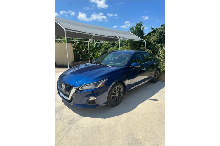 Nissan Altima 2019 38,000 mi bue cond