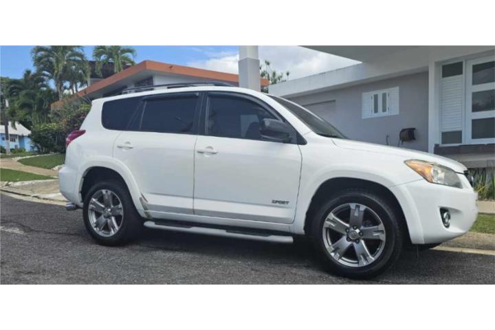 Toyota RAV4 Sport 2011