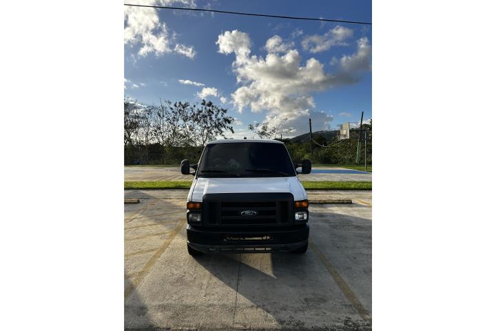 Ford van 250