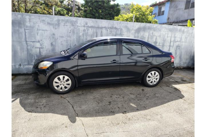 2010 Toyota Yaris automático