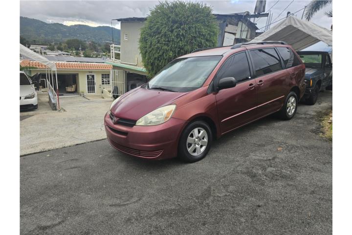 Toyota sienna le 2004