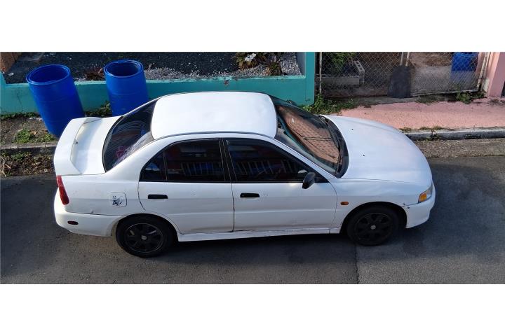 Mitsubishi mirage 2001