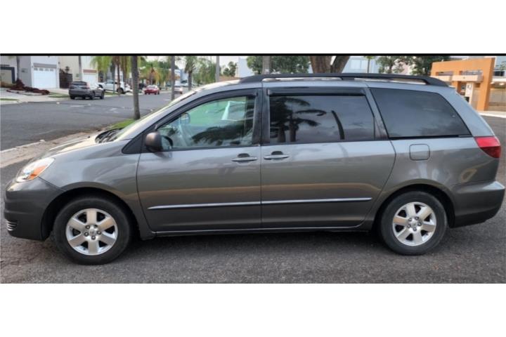 SIENNA 2005 $2,000