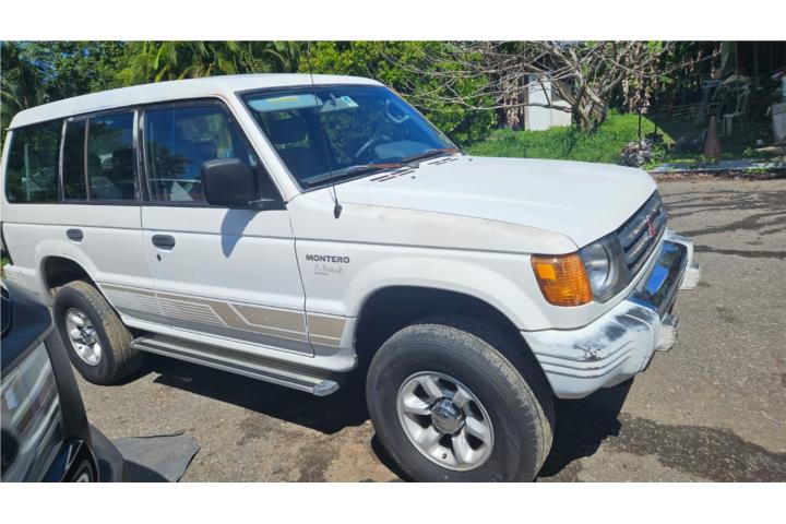 Mitsubishi Montero 99