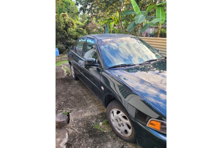 mitsubishi mirage del año 2000