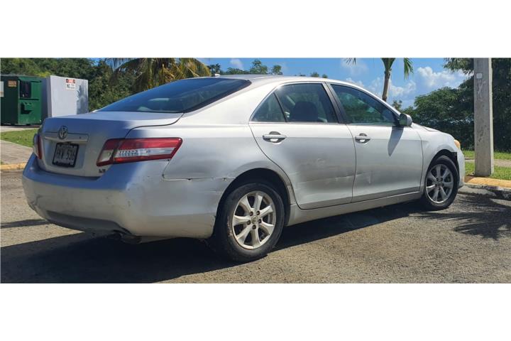 Se vende carro marca Camry