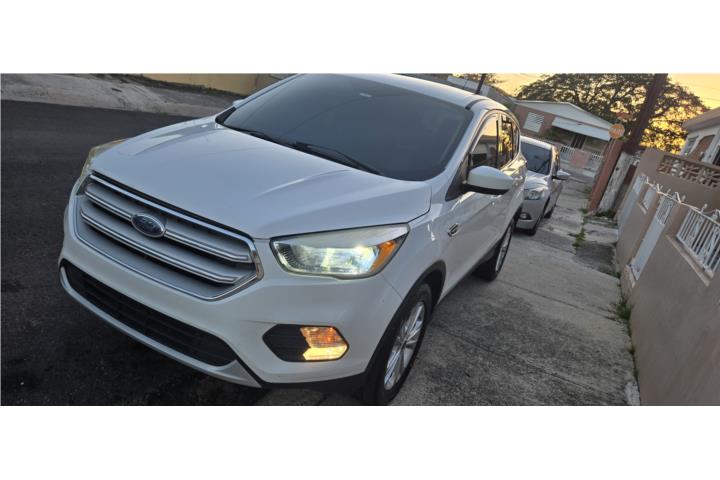 Se vende ford escape