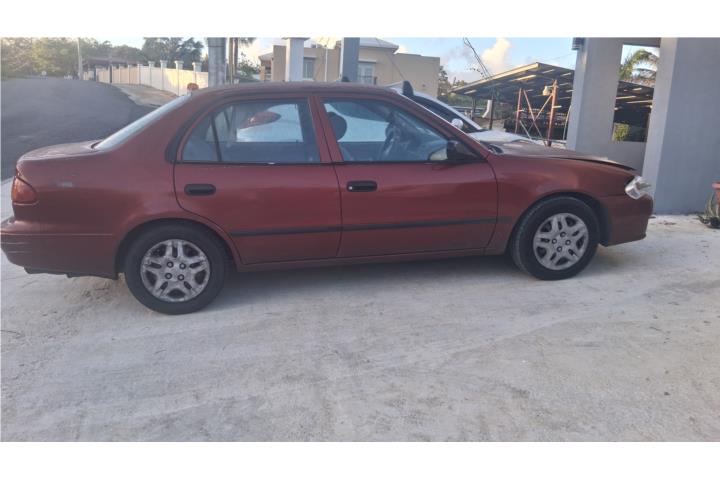 Toyota corolla LE 2001