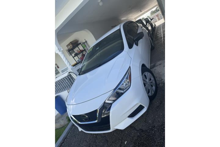 Nissan Versa 2021 $8,500 millas 51,000