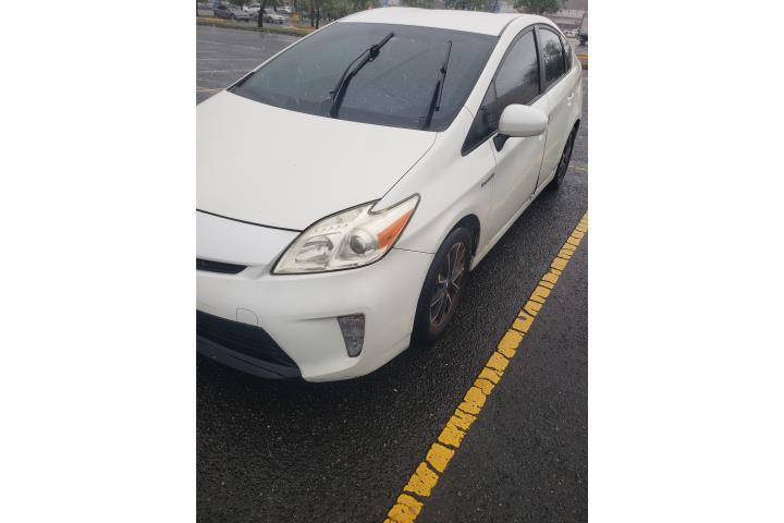 SE VENDE PRIUS 2013