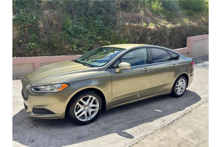 Ford Fusión 2013 4 cilindros bonito