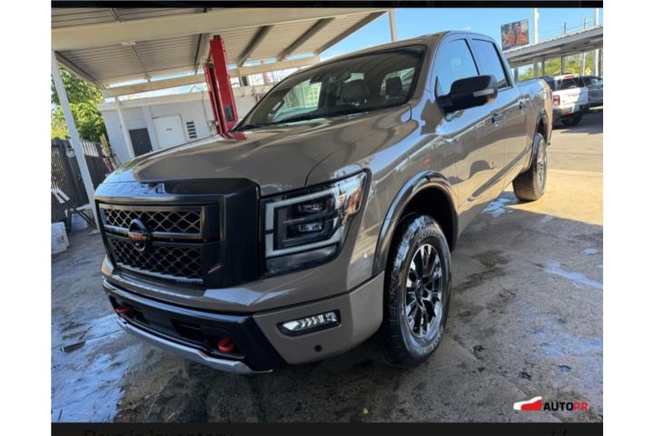 ?? Nissan Titan PRO-4X 2022 ??