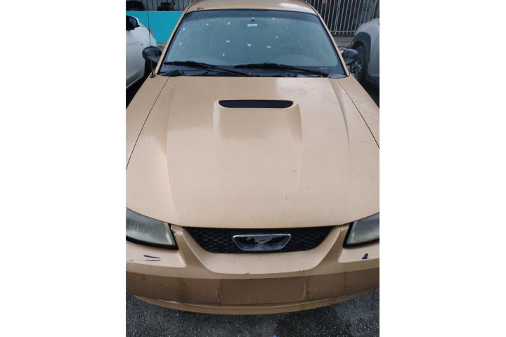 Ford Mustang 2000 color oro , automático