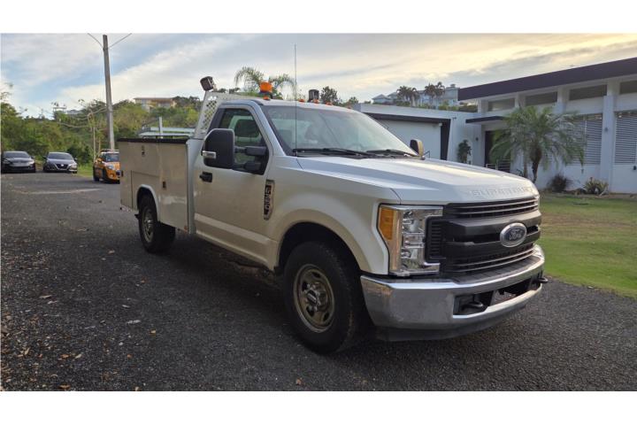 2017 F350 6.2 SERVICE BODY LIGTGATE