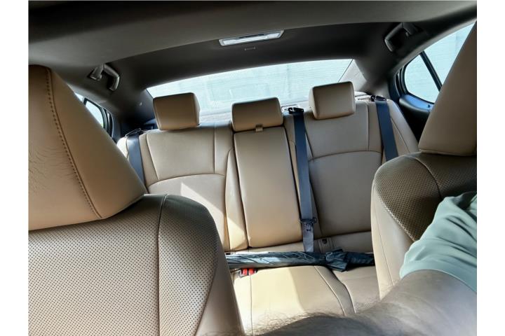 Lexus ES 350 blanco 2021