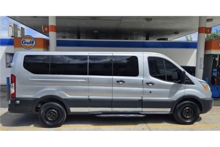 SE VENDE FORD TRANSIT T350 2016 PASAJEROS