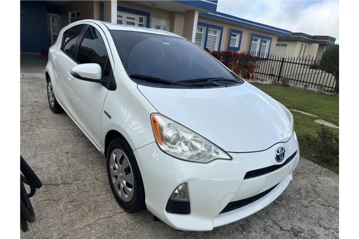 Toyota Prius C 2012