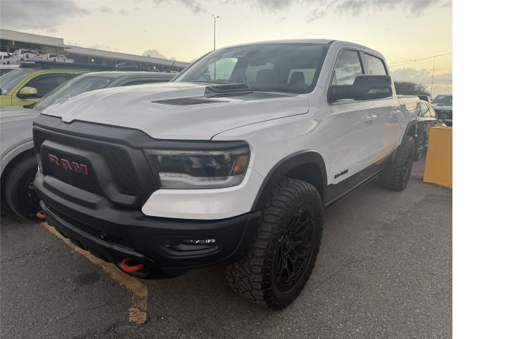 Ram 1500 Rebel Ecodiesel 2021, impecable