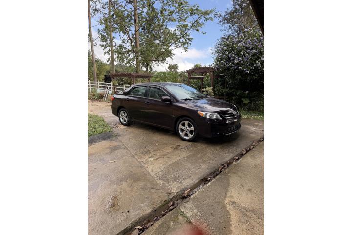 Toyota Corolla SE 2013 perfectas condiciones