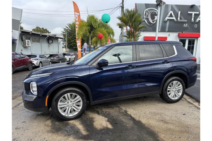 MITSUBISHI OUTLANDER ES--CLEAN
