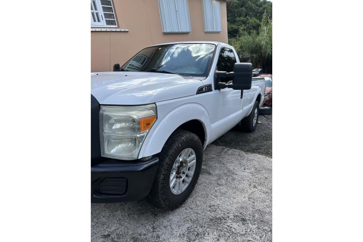 Se vende F 250 cajon largo 2015