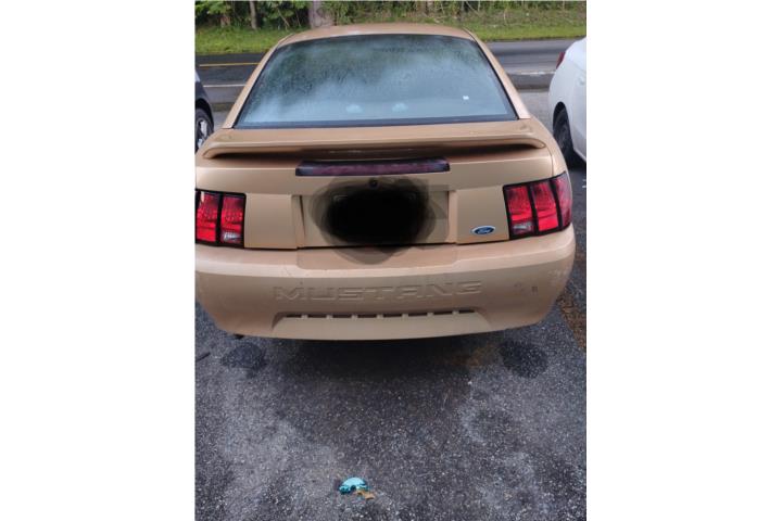 Ford Mustang 2000 color oro , automático
