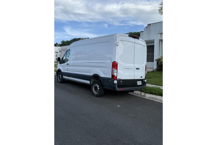 FORD TRANSIT 2020 - COMO NUEVA