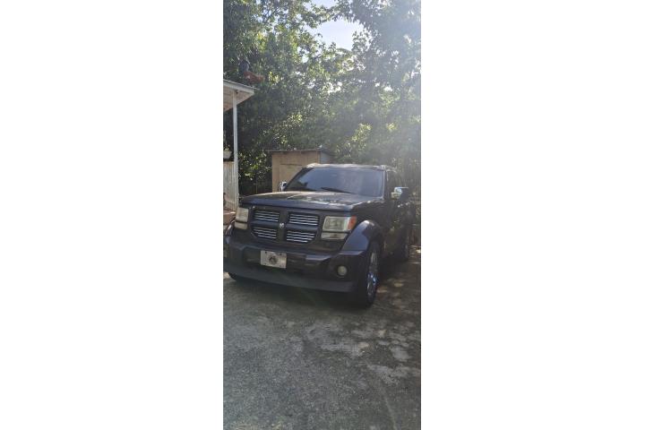 Dodge Nitro 2011 $2,000