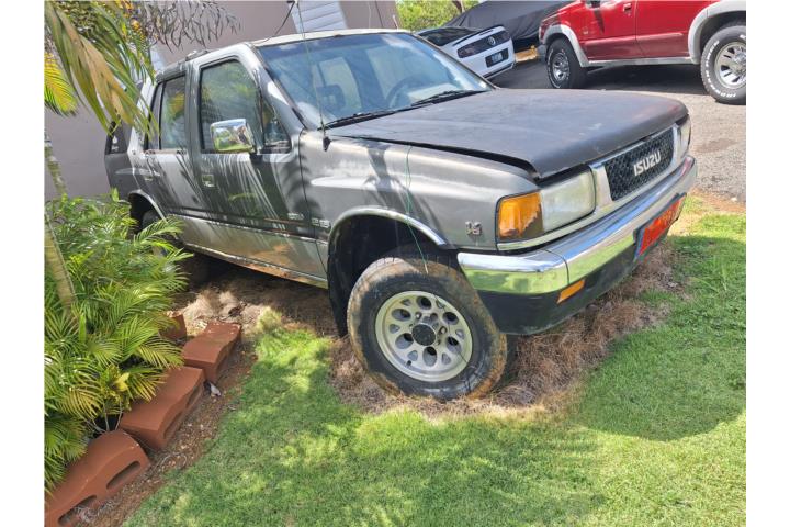 Isuzu Rodeo 1992 4x4 6 cyl. Motor chevrolet