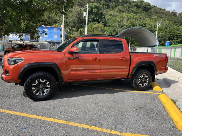 Toyota Tacoma TRD off-road Standar