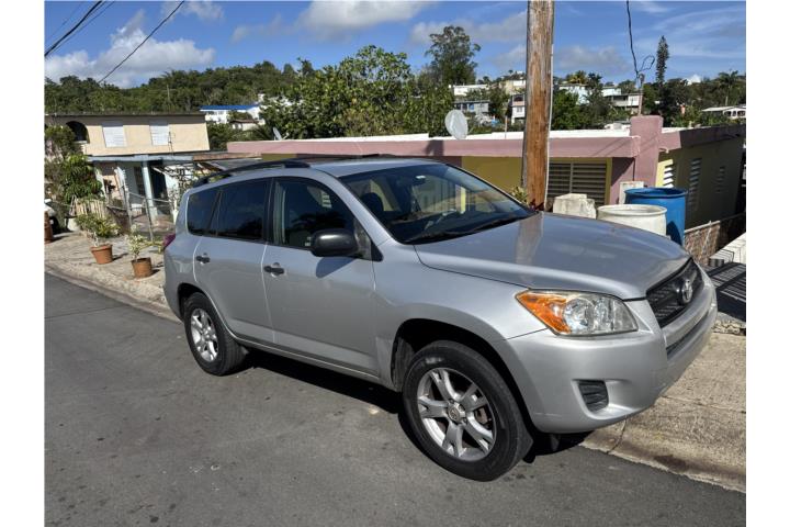 Toyota RV4 2010 $8,000 Millaje 126,000
