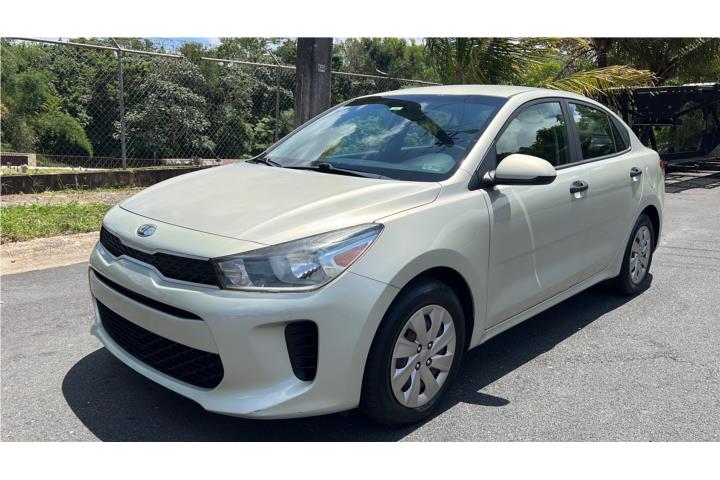 Kia Rio 2018 17,200 millas