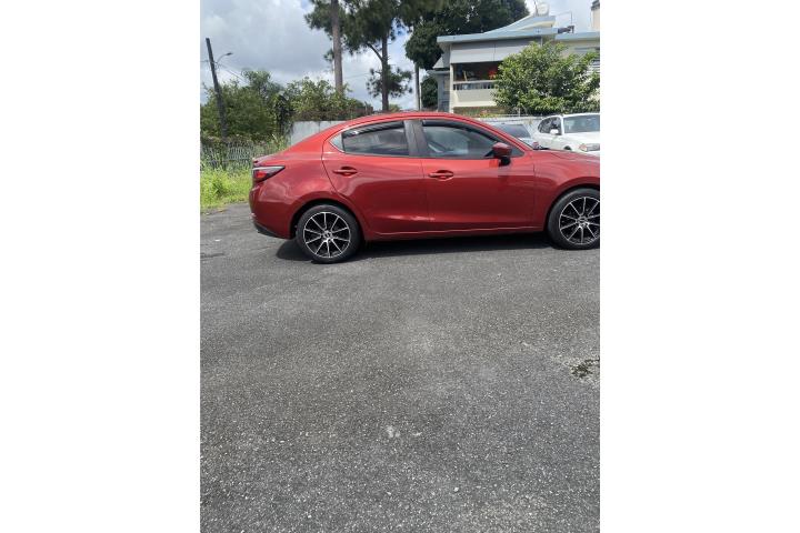 Toyota Yaris 2019. Cash