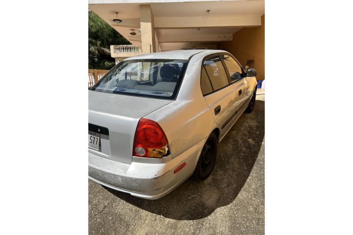 Se vende Hyundai Brio 2004