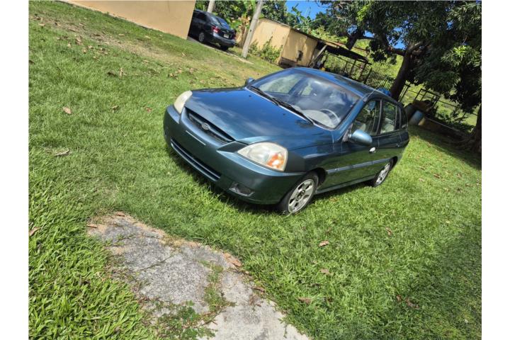 Kia Rio cinco 2003