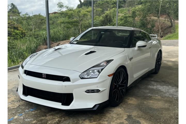 Nissan GTR 2024