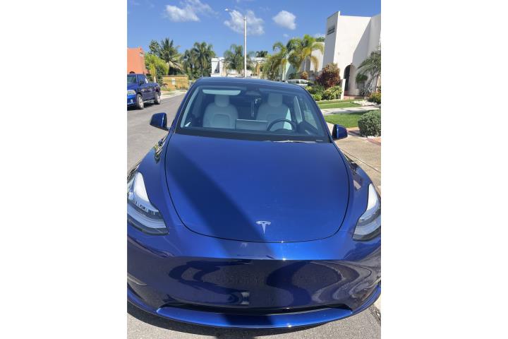 Tesla modelo Y 2023,solo 28300 millas